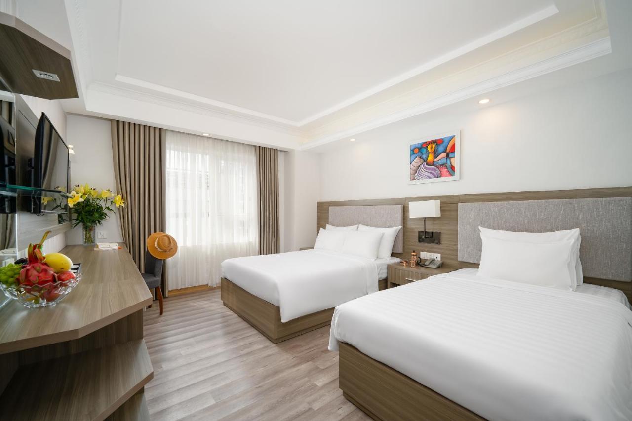 Royal Beach Hotel Da Nang Exterior photo